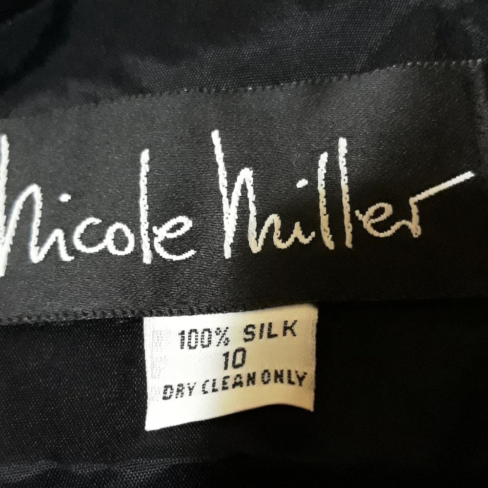 Nicole Miller Silk Christmas Dress - Picture 7 of 8